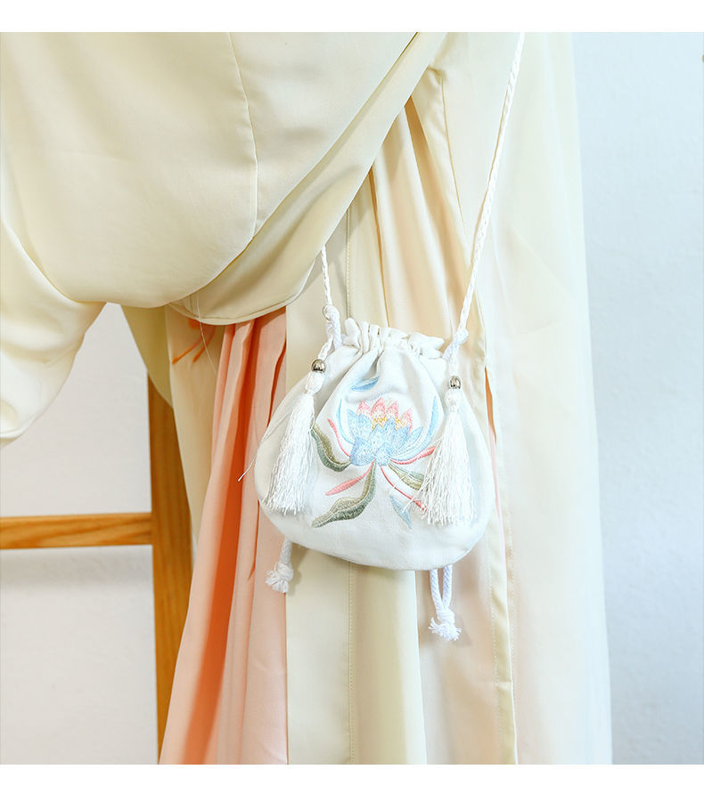 娇拉绣花古风包包2022新款国风女汉服帆布斜挎小包日常百搭仙女单肩包