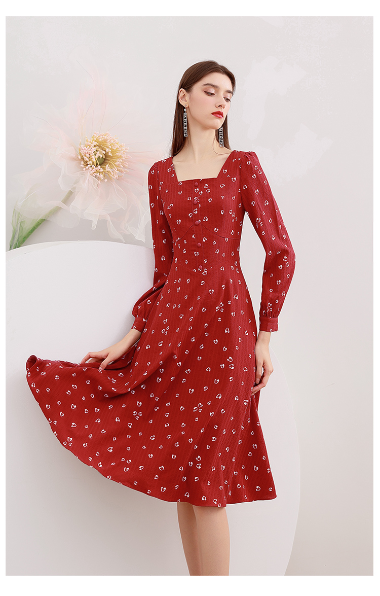 未风雪纺碎花红色连衣裙女夏2021年秋装新款复古方领气质修身裙子