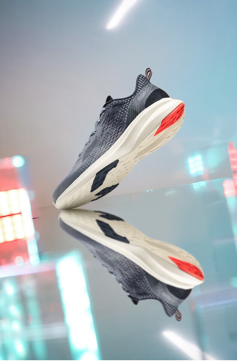 特步男鞋运动鞋2022秋冬季致轻五代织面缓震耐磨轻便舒适跑步鞋透气