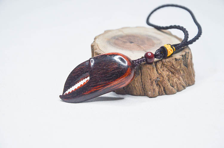 蟹钳手把件新品蛇纹木小叶紫檀木质蟹钳手把件男女汽车钥匙扣挂件有钱