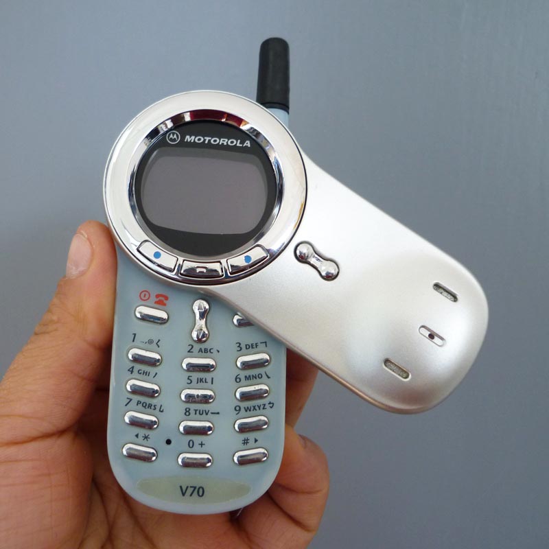 motorola摩托罗拉v70旋盖经典古董怀旧收藏学生机红色32mb套餐二中国