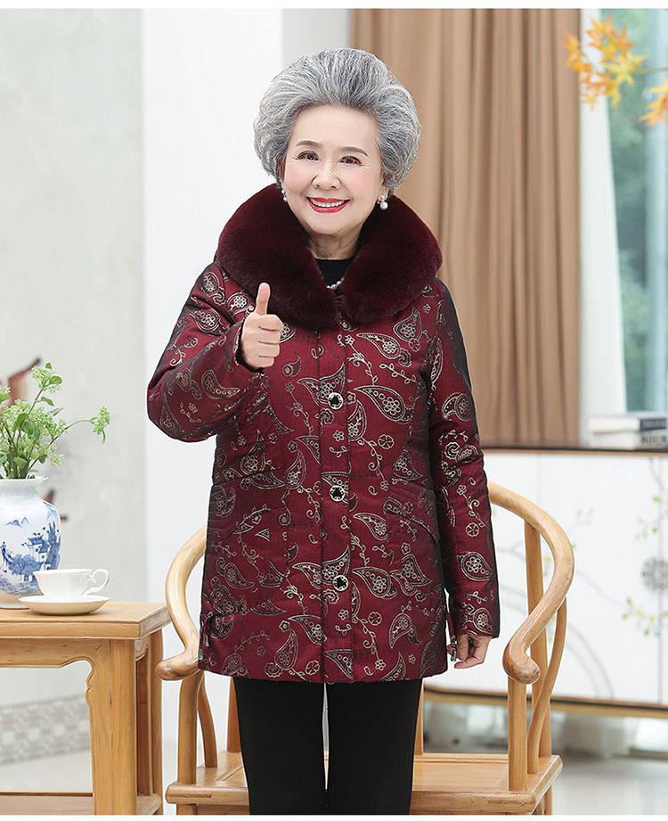 老奶奶穿的羽绒服胖奶奶特加肥加大码外套女200胖太太中老年人加厚服