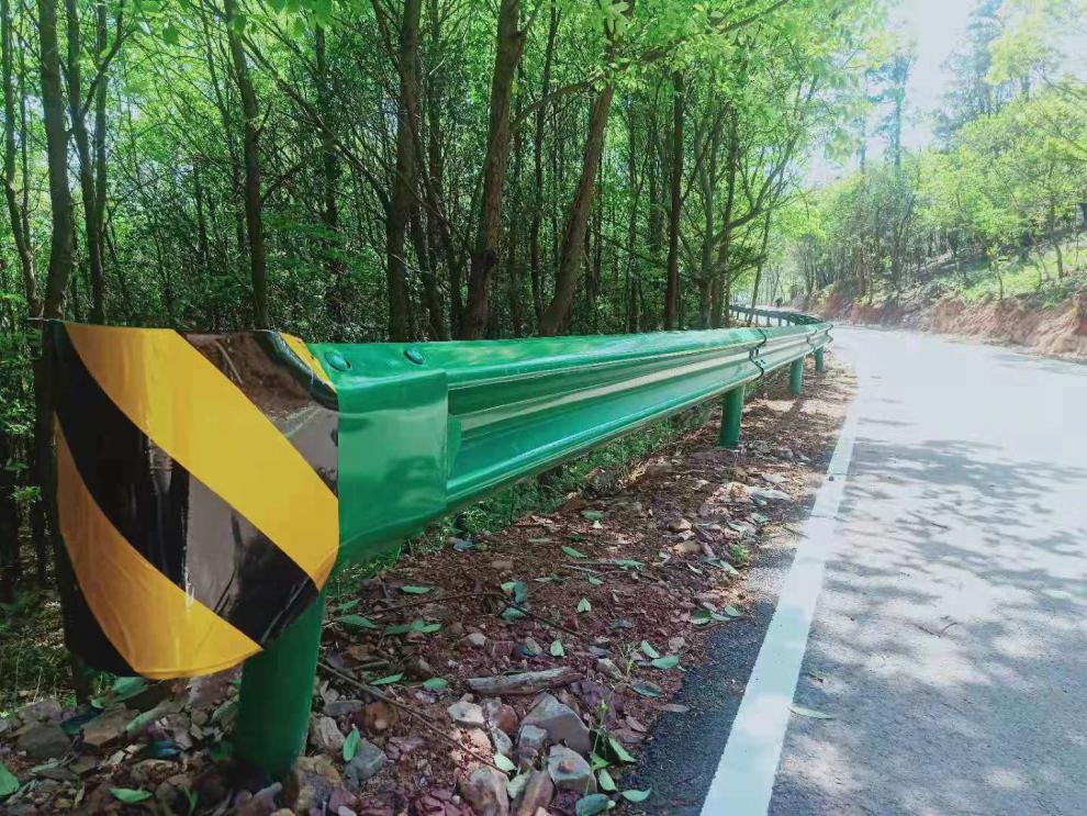 波形护栏板高速公路护栏乡村道路隔离栏防撞栏梁钢护栏w板二三波双波