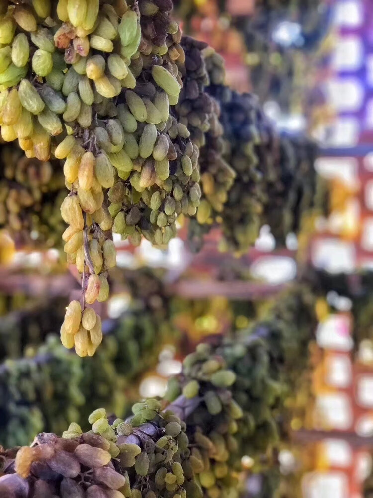 新货来自新疆的礼物吐鲁番绿葡萄果干天然晾晒风干无添加特级无籽