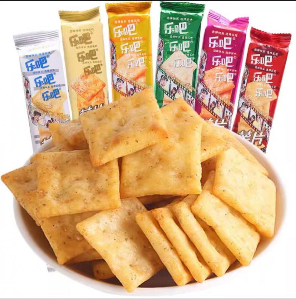 乐吧薯片50g冲量乐吧薯片非油炸整箱64袋多口味脆饼干办公室休闲零食