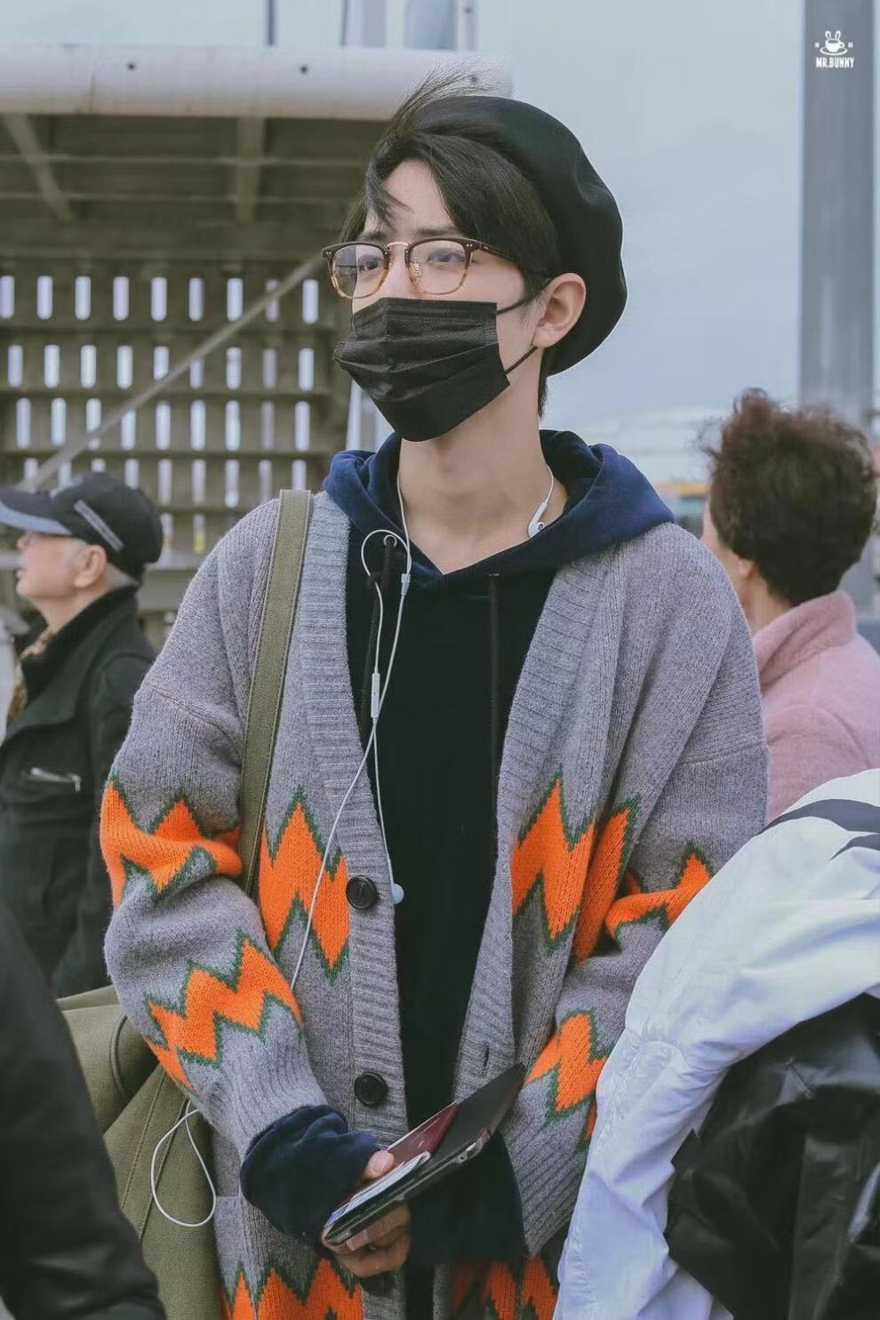 yuhualei国潮男装联名肖战同款毛衣男套头毛衣男学生松慵懒风针织衫