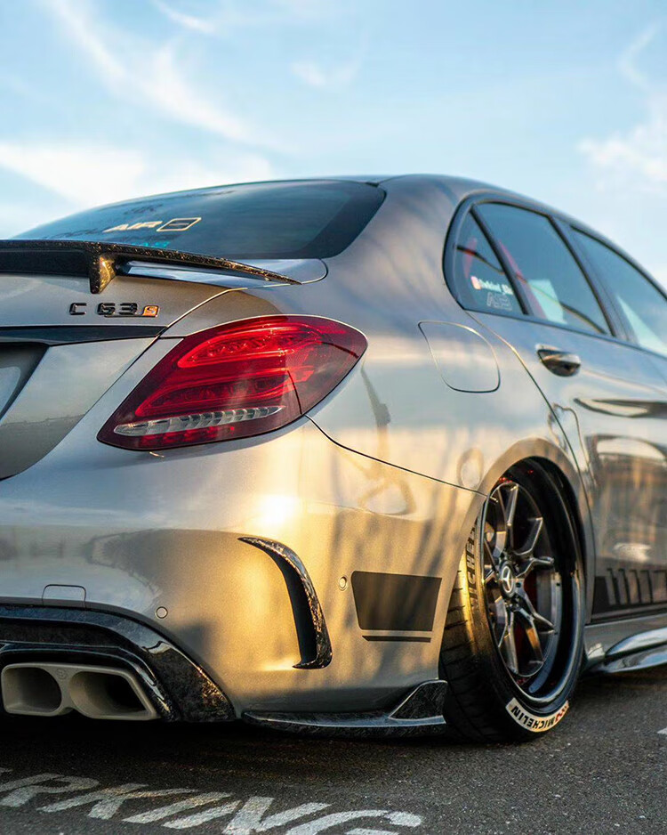 适用 奔驰c级coupe w205 c200 c63改装fd款碳纤维后包角后杠风刀 2门
