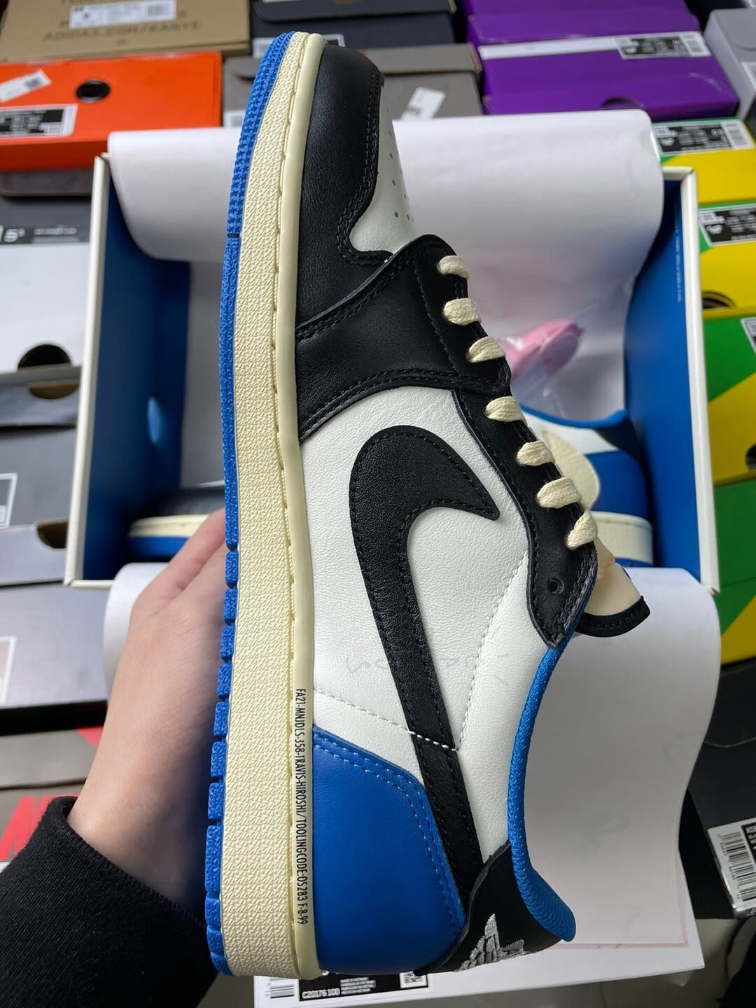 uosu【莆田纯原】新款aj1白蓝黑倒钩闪电三方联名low藤原浩高帮低帮