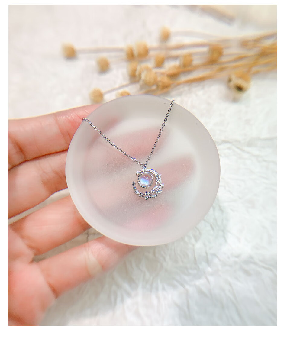 周定福月亮月光石项链女银轻奢小众设计感锁骨链简约in冷淡风气质潮白