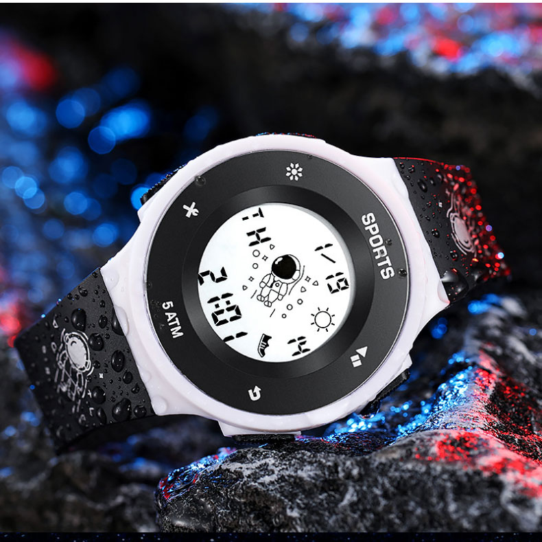 2022新款手表太空人网红宇航员男女孩学生黑科技初高中儿童多功能新