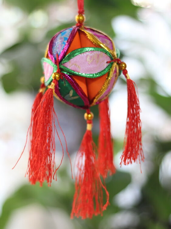 新款壮族绣球广西特产壮族特色民族工艺品高品质刺绣绣球舞蹈手工制作