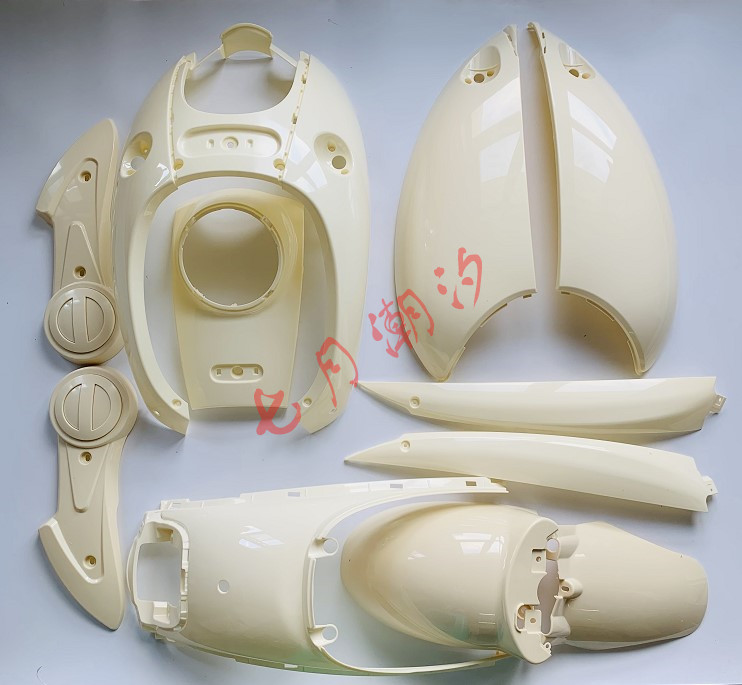 爱玛am500tzck誉隆小龟王九代外壳小绵羊雅迪米彩2020电动车配件前围