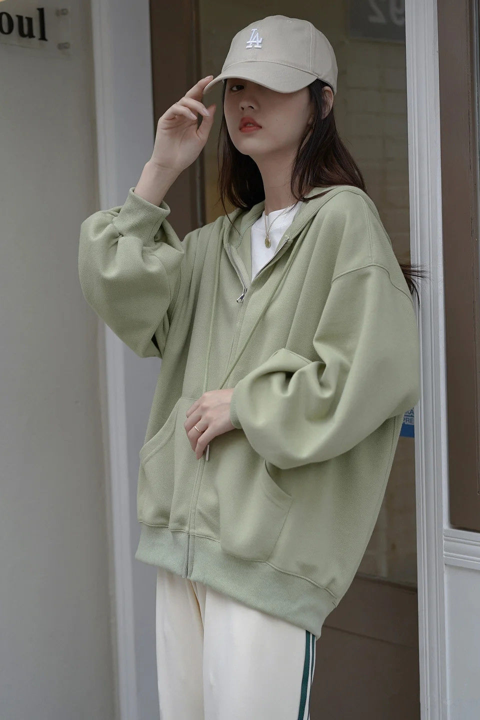 女装新款牛油果绿慵懒风宽松卫衣女清新连帽外套女潮ins春秋2021韩版
