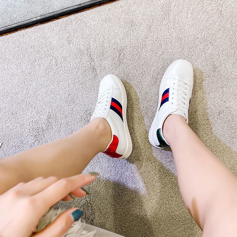 小蜜蜂小白鞋2022年新款酷奇欧洲站系带平底ins潮情侣休闲板鞋莆田