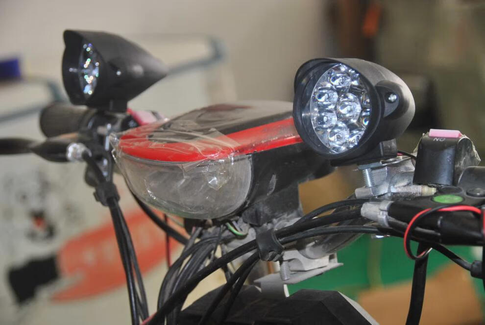 摩托车灯电动车超亮led灯12v24v36伏48v60v72v85v防水三轮车大灯2个超