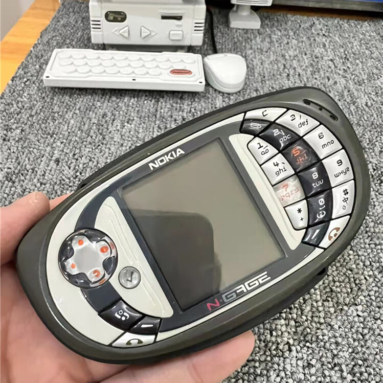 nokia诺基亚ngageqd经典游戏手机智能直板备用怀旧收藏老款机灰色二电
