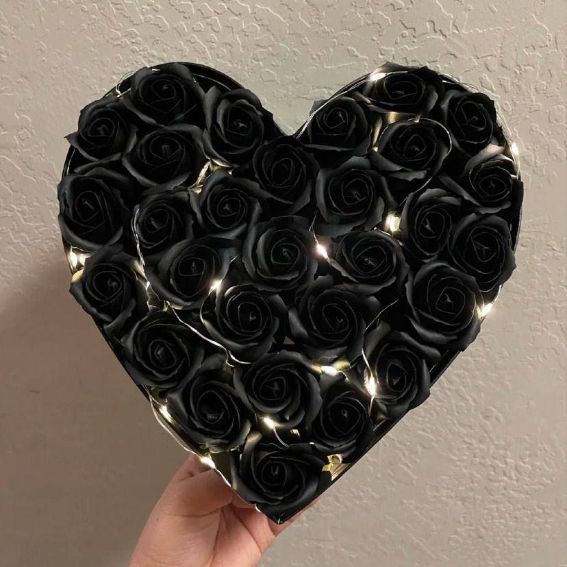 利拓99朵个性黑色系黑玫瑰永生香皂花成品花束情人节礼物加女友男朋友