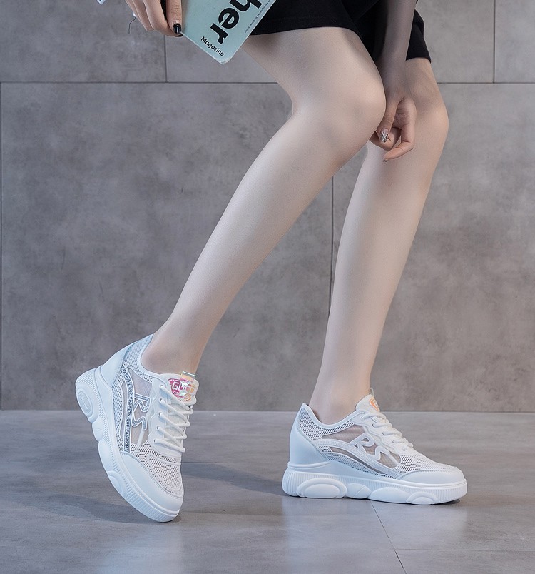 菲伊斯莉品牌内增高小白鞋女2022新款网面透气运动鞋白色网纱休闲网鞋