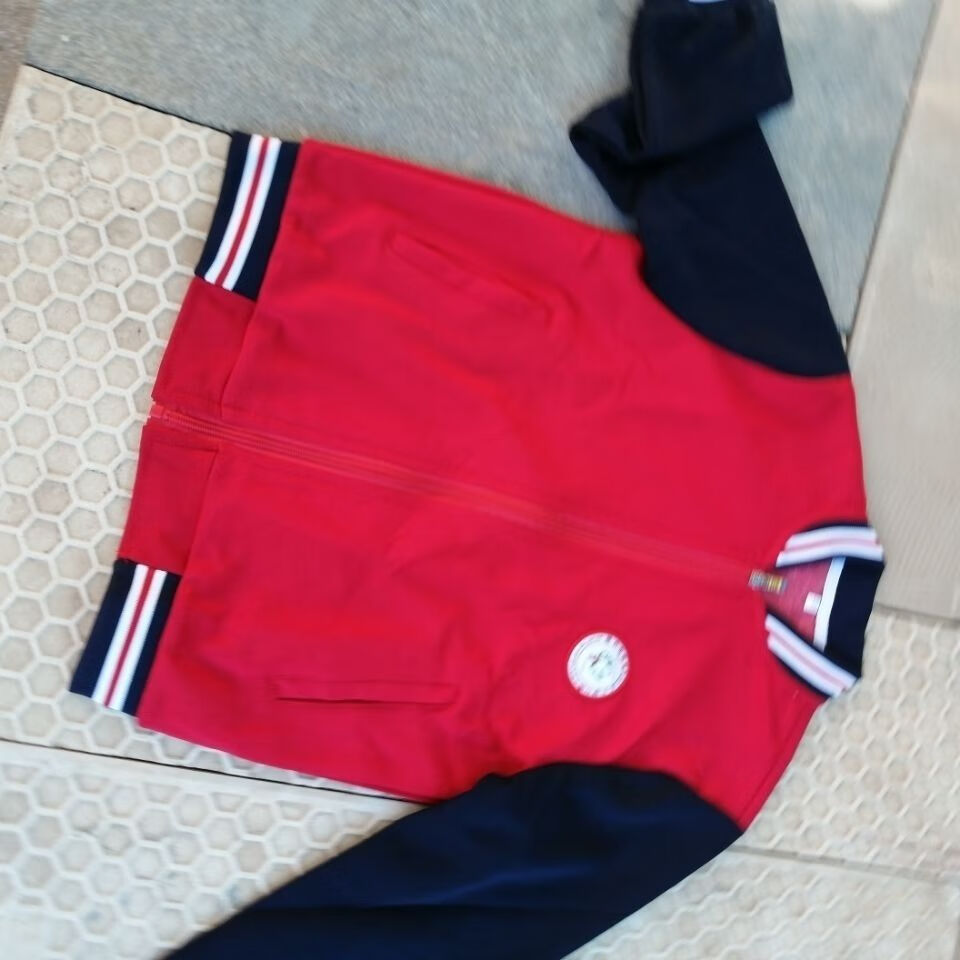 山东省滨州滨城区第四小学秋季校服外套红色藏蓝色拼色涤盖棉 猩红色