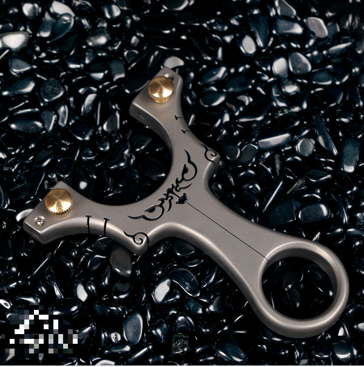 崛适高端成人弹弓专业比赛竞技弹弓钛合金tc21小恶魔扁皮筋弹弓快压免