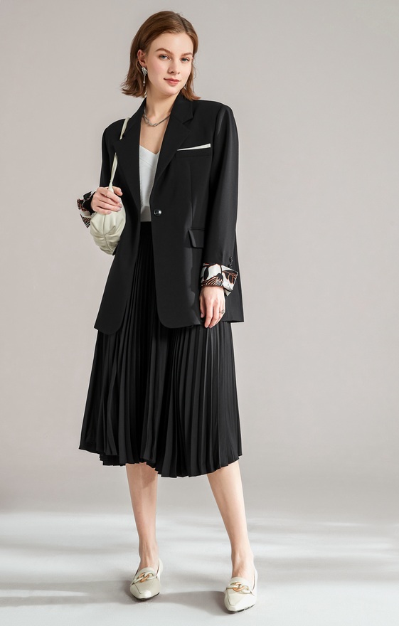 elle黑色复古西装女2022年春季新款职业装气质流行短款高端小西服黑色