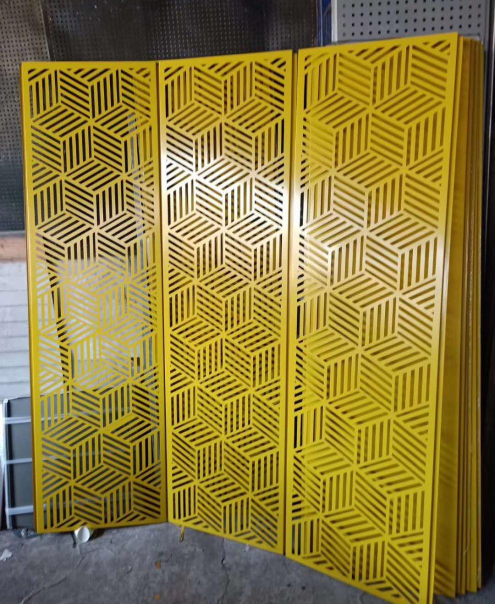 zxjien 500大彩钢扣板广告扣板户外门头铝塑板复合大镂空板雕花 红