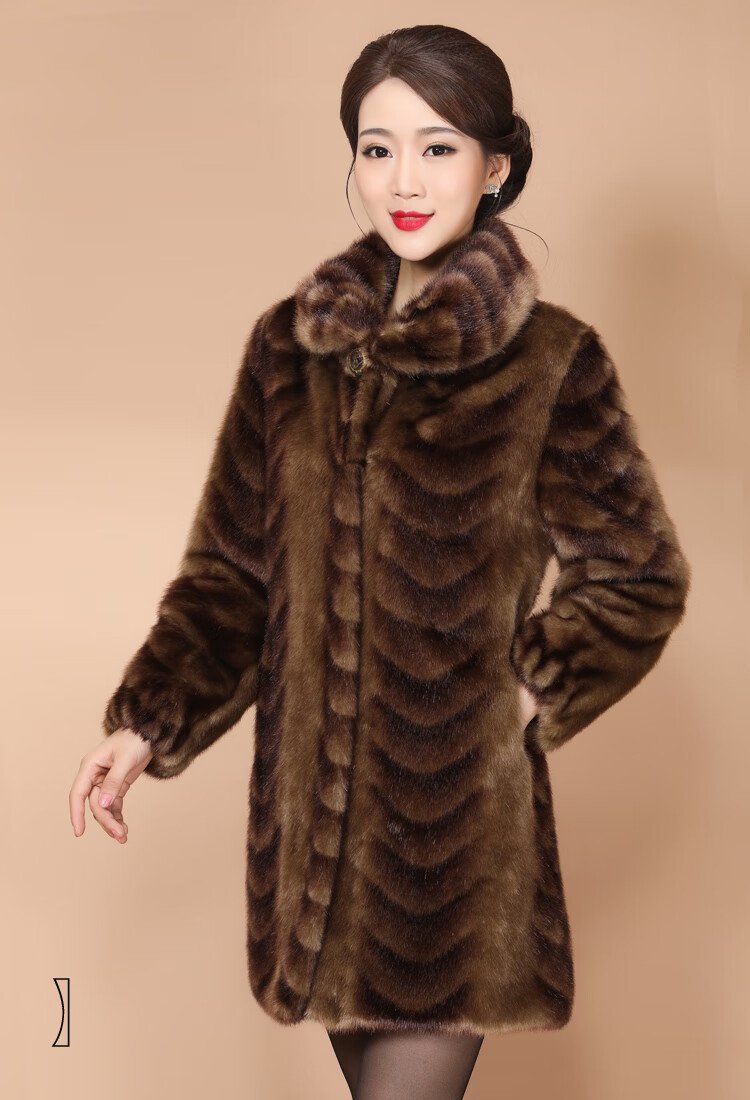 毛皮草外套中老年妈妈装貂皮大衣女整貂中长款皮毛一体真貂质感白色