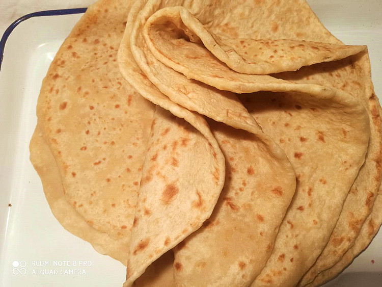 山东滨州无棣农家特产熟的家常烙饼死面饼烙油饼煎饼烧饼卷大葱吃