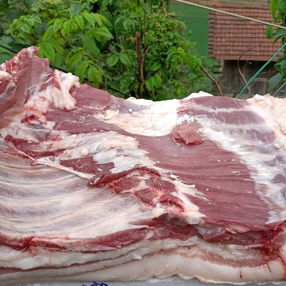 贵州农村本地猪肉现杀新鲜带骨后腿肉五花肉肋条肉喂熟食猪肉五花肉5