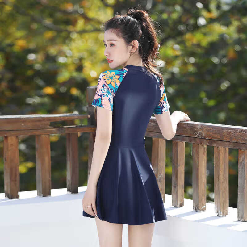 2022热卖22新款高档运动游泳衣女连体泡温泉遮肚显瘦