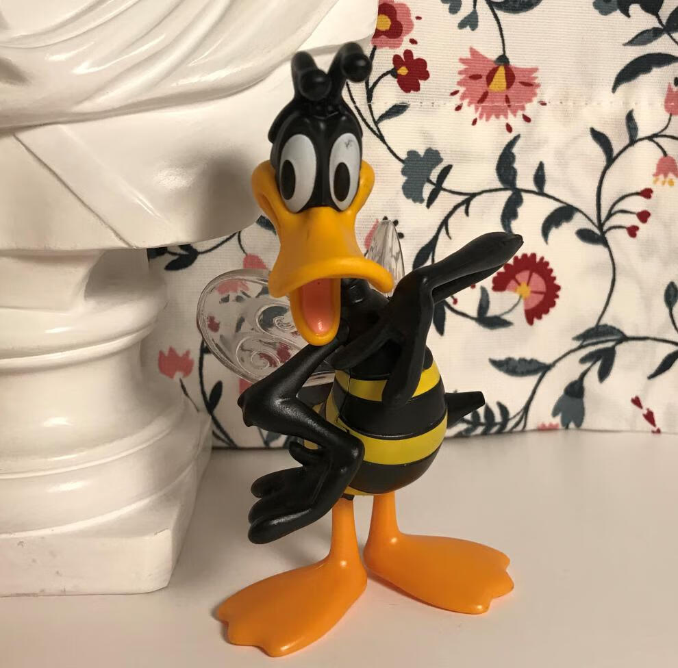 肯德基2021兔八哥kfc兔宝宝达菲鸭崔迪弟小翠乐一通儿童玩具 兔八哥一