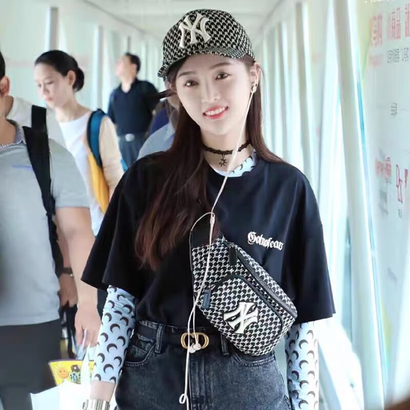 洋基队nymlb老花满印刺绣斜跨包单肩包泫雅风主播直播中国风包 黑色ny