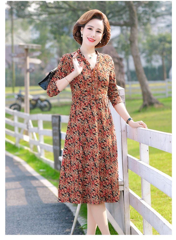 彩羊中老年妈妈连衣裙女春季新款碎花连衣裙中长款领气质妈妈装洋气