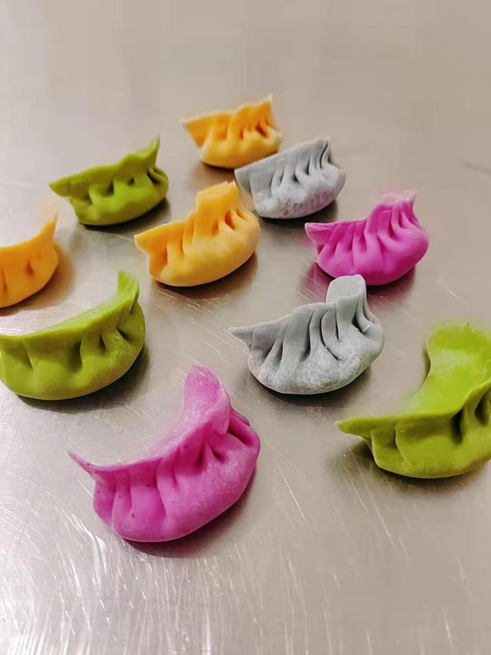 新鲜果蔬汁饺子皮辅食彩色手工饺子皮一份500克60个左右一斤装500克