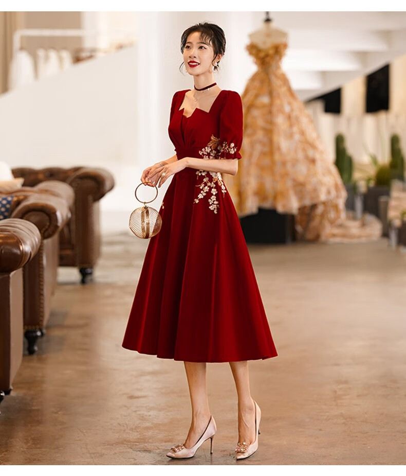 香港潮牌敬酒服新娘酒红色2021新款订婚结婚答谢宴回门礼服连衣裙平时