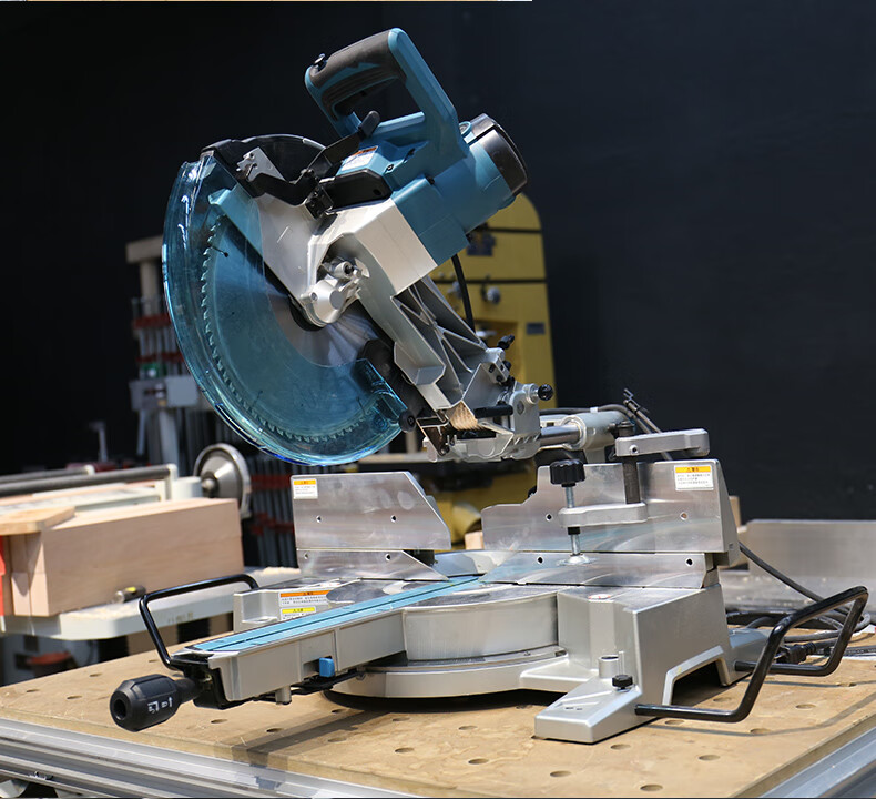 日本牧田锯铝机ls1016滑动复合式斜断锯ls1216介铝机电动工具ls1216