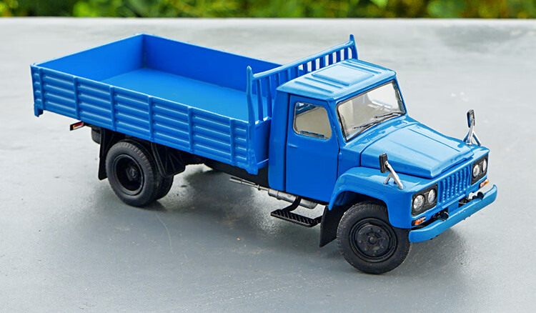 卡车模型东风天龙1:43原厂 旗舰拖头天锦140八平柴军车曼影 方灯版