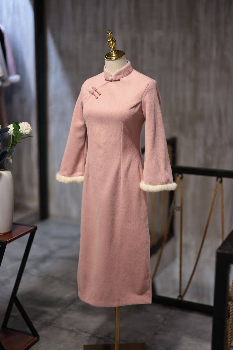 毛呢旗袍冬季加厚新款粉色简约年轻款少女改良连衣裙纯色可穿女士古典