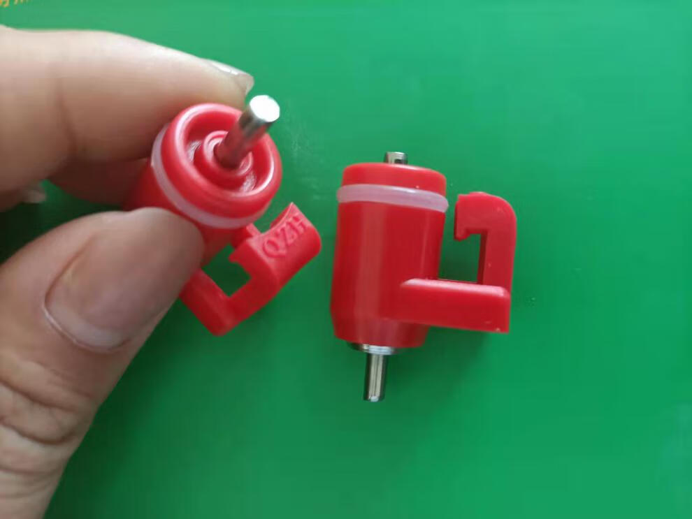 鸡用卡式钢球乳头饮水器红头 球阀式饮水嘴 鸡用水线养殖设备用品 细