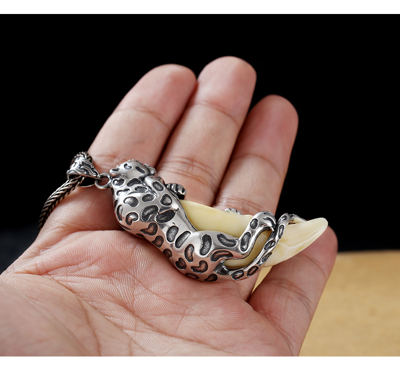 狼牙吊坠狗牙吊坠豹子狼牙吊坠银挂件男士时尚潮流复古男泰银项链潮人