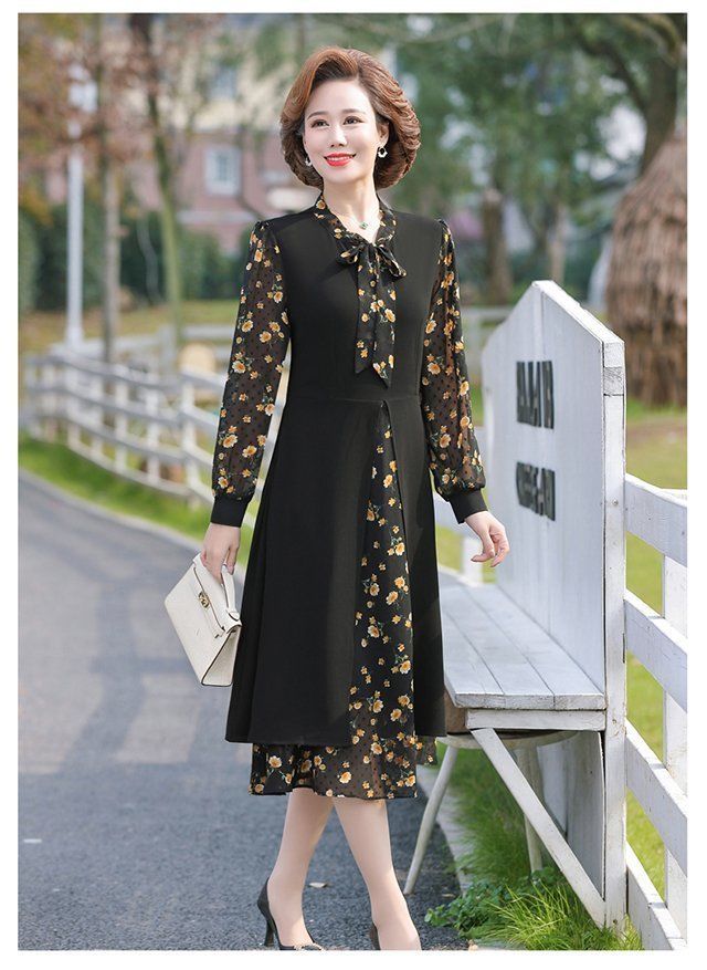 中老年女装春夏新款连衣裙中年妈妈春装连衣裙40岁穿的气质洋气宽松