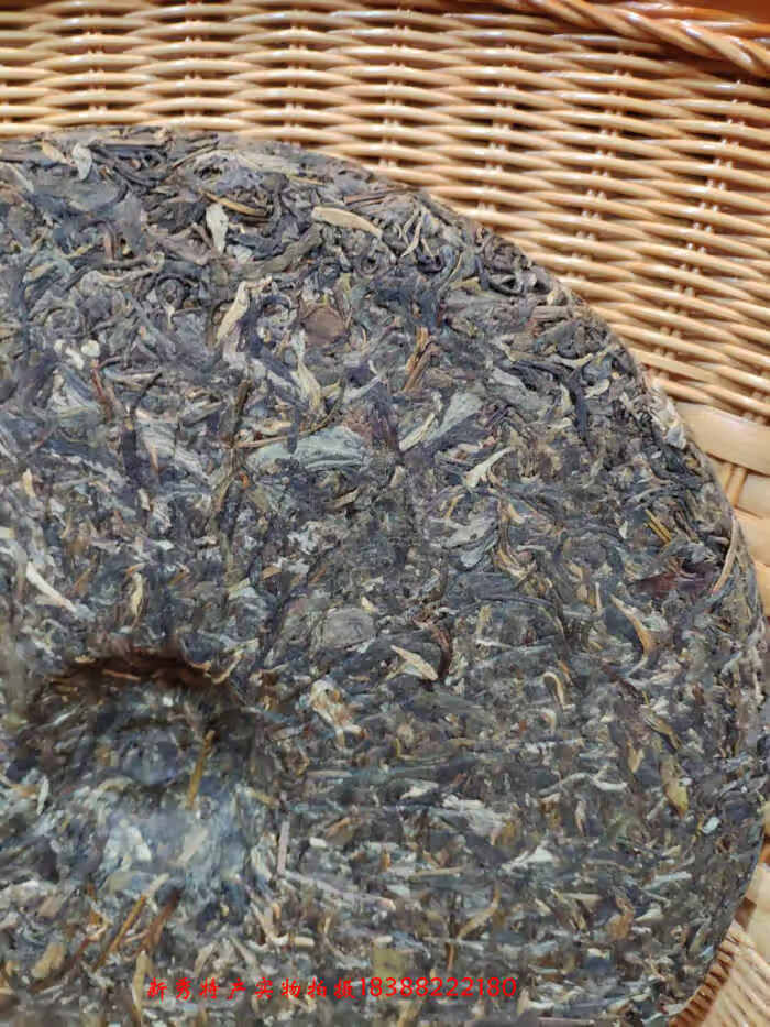 厂家直发3公斤生茶大茶饼孔雀之乡古树茶饼收藏礼茶1片孔雀普洱生茶