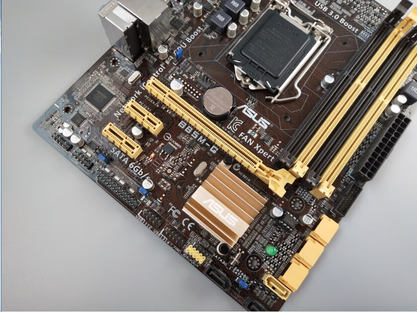 华硕b85mgplusb85mfkv5plus四内存b85主板1150针军绿色