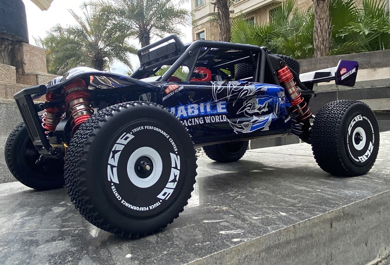 沙漠越野车伟力无刷合金124018电动四驱沙漠遥控车rc成人比赛漂移越野