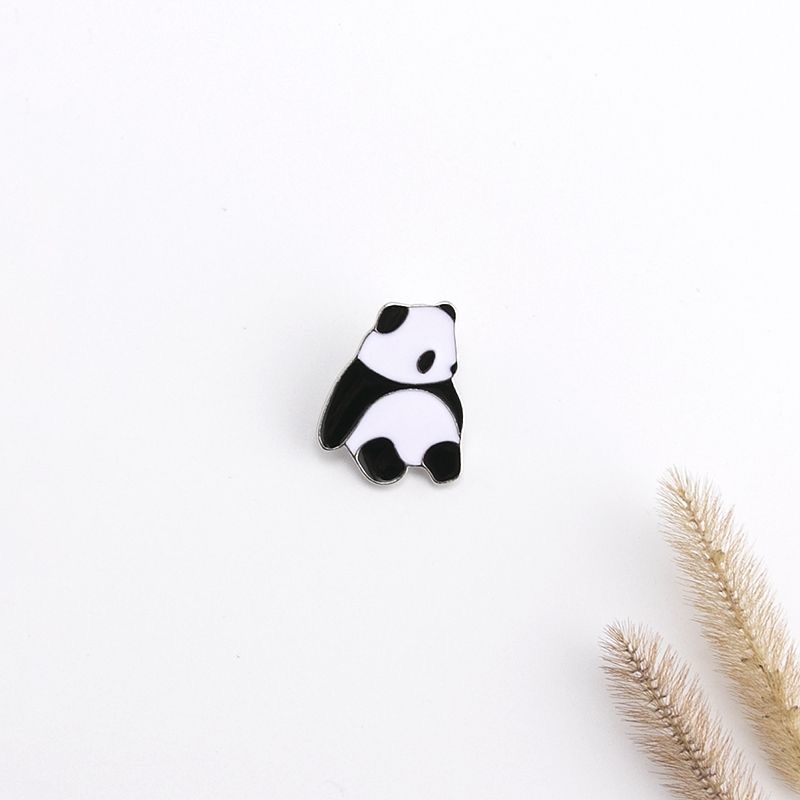 时光巷陌趴趴熊猫胸针女可爱日系别针金色合金徽章卡通别针创意百搭扣