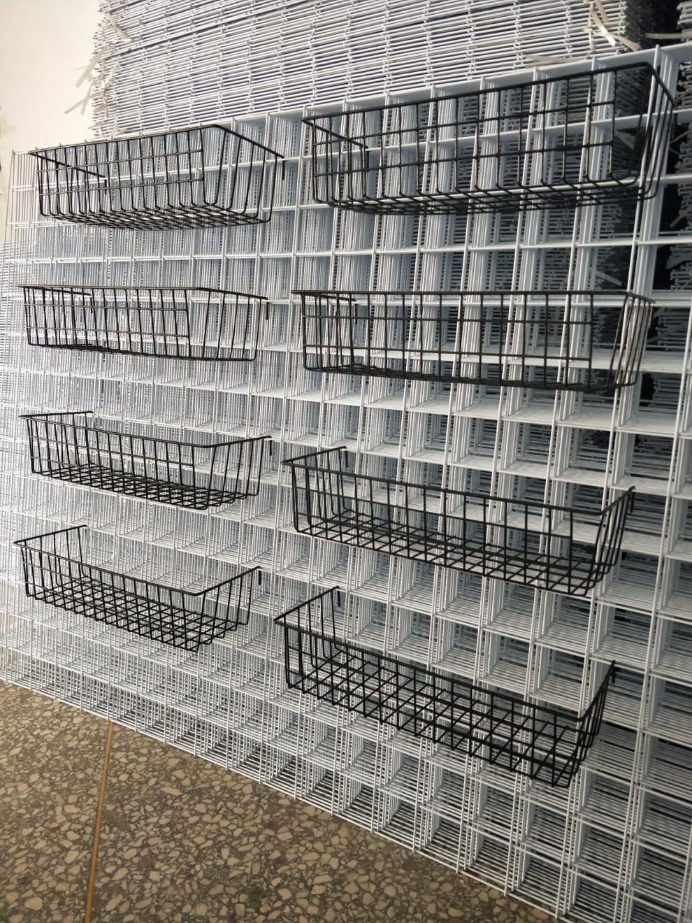 超市货架挂网挂钩网格网片洞洞板挂篮铁丝网收纳篮超市多功能置物篮