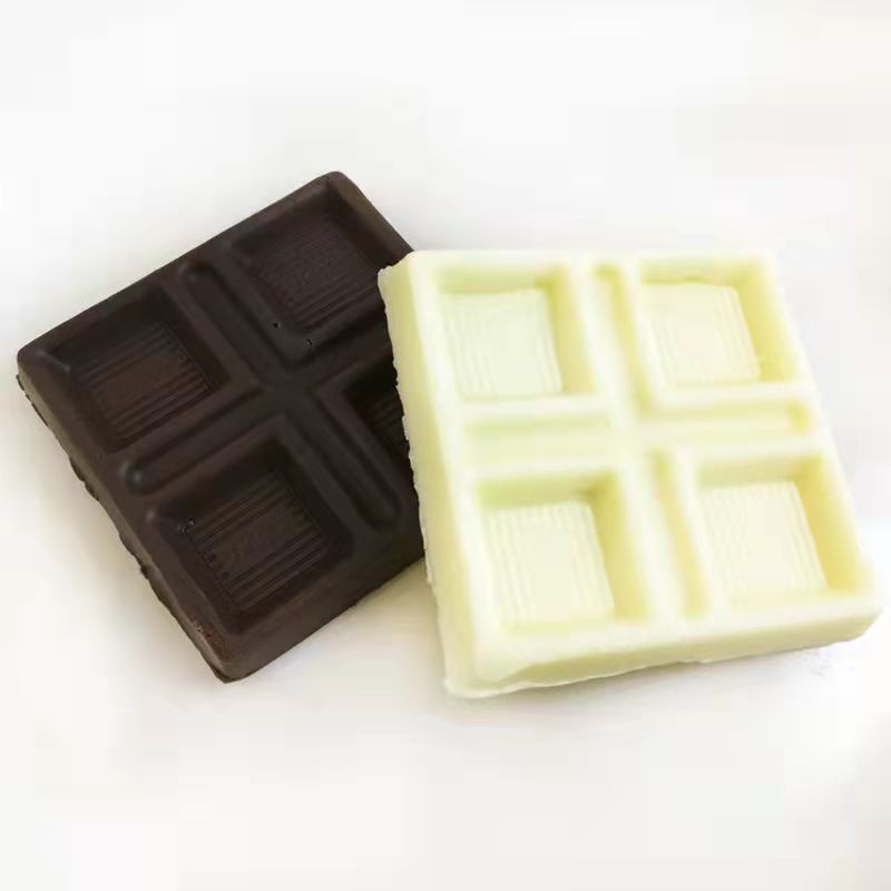 黑白巧克力盒装情人节年货糖果休闲小包装即食代可可脂泓一三角牛奶