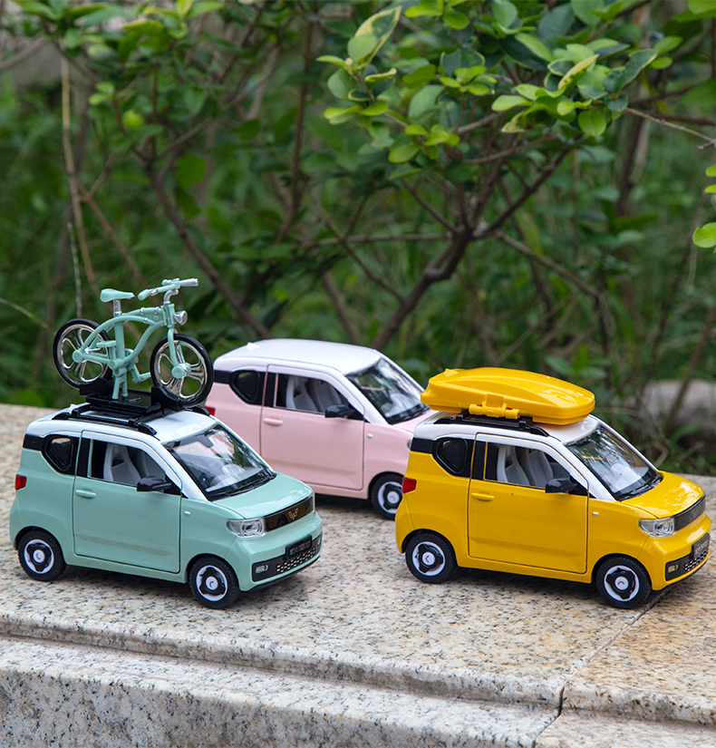五菱宏光mini车模迷你ev摆件合金玩具汽车带自行车行李架仿真模型124