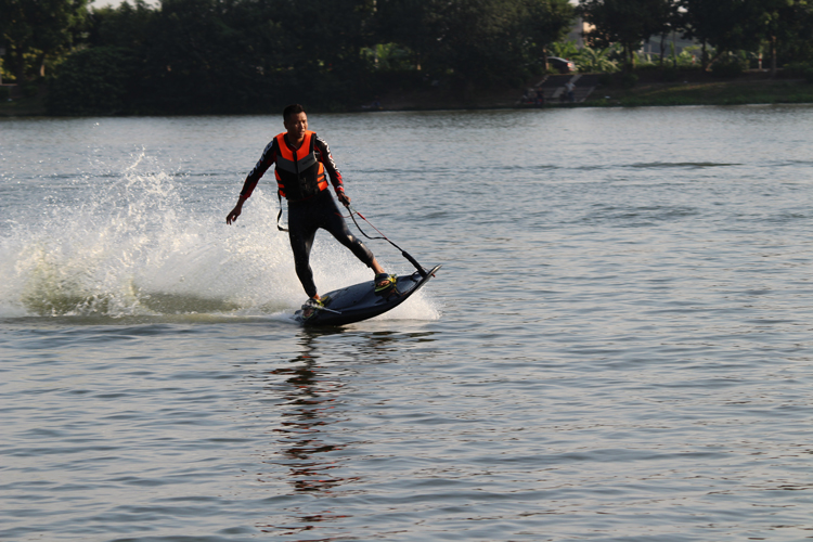 动力冲浪板电动水上滑板喷射动力板油动碳纤维冲浪板定金钜惠 蓝色