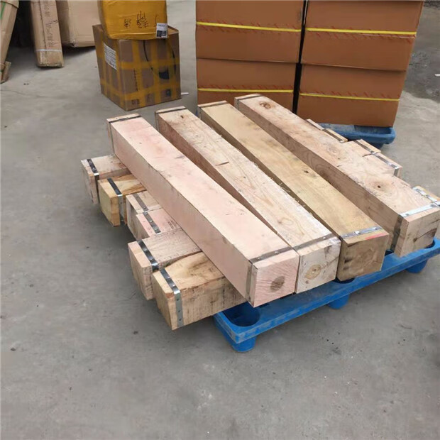 吊车泵车支腿垫板起重机随车实木 方块垫脚25 35吨枕木垫木硬杂木